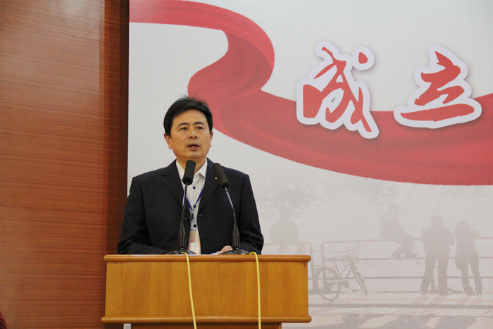 当选会长黄志刚发言
