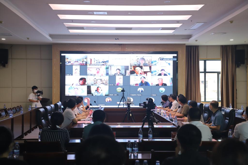 我校学前教育、科学教育、美术学专业接受师范类专业第二级认证专家组线上考查